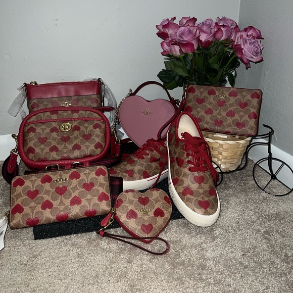 Coach Outlet Valentine Collection 2023